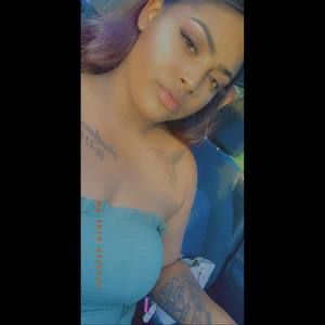 Meet your Posher, Amina